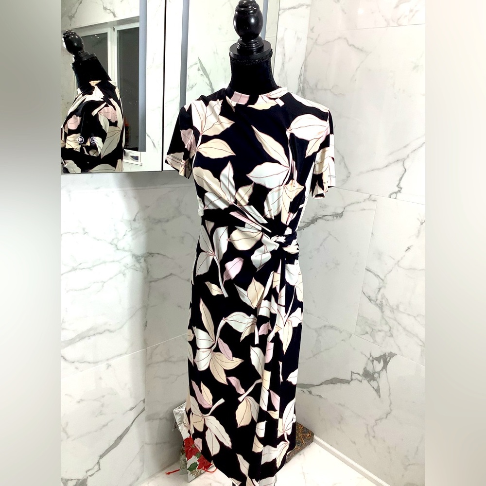 Maggy London botanical faux wrap dress -EUC 🌺